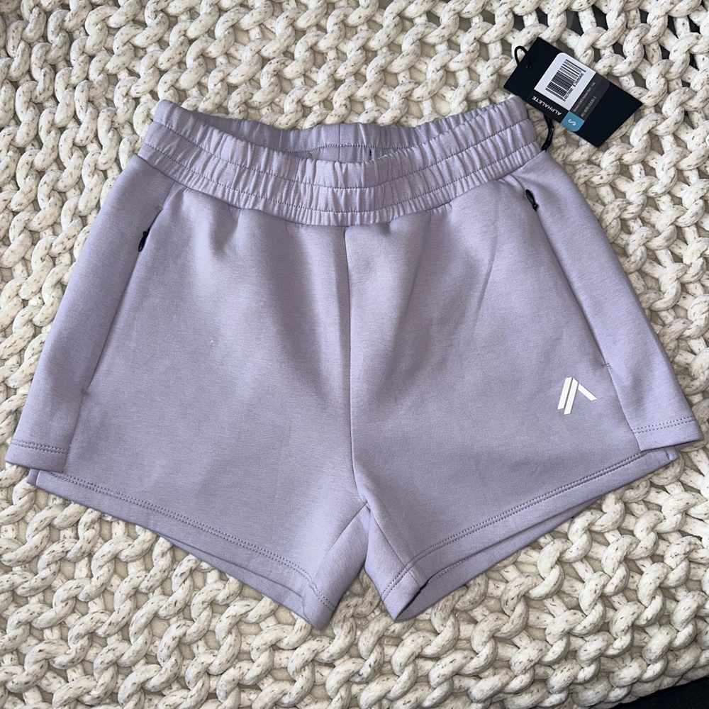 Alphalete Relaxed Short